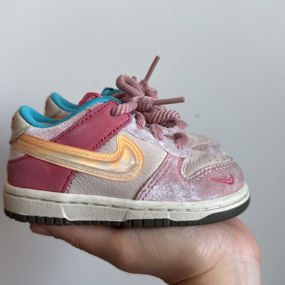Social Status x Dunk Low TD 'Strawberry Milk' - Picture 3 of 11